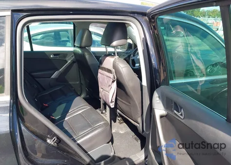 2010 Volkswagen Tiguan Sel z USA, uszkodzony, nr VIN WVGAV7AXXAW509310